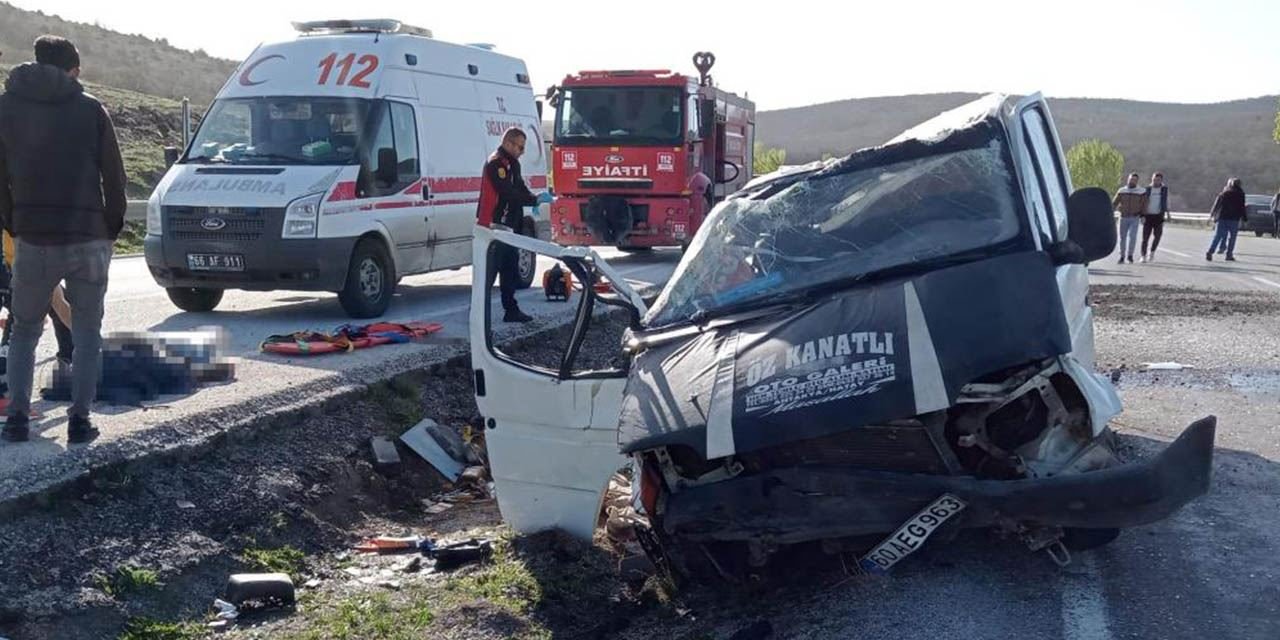 ŞAP MAKİNESİ TAKILI MİNİBÜS TAKLA ATTI: 1 ÖLÜ, 2 YARALI