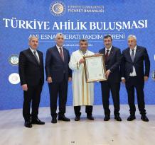 TEKİN’E  AHİ ESNAF BERATI TAKDİM EDİLDİ