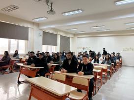 AKDAĞMADENİ MYO’DA KARİYER SEFERBERLİĞİ: GENÇLER OKAF’A HAZIRLANIYOR!