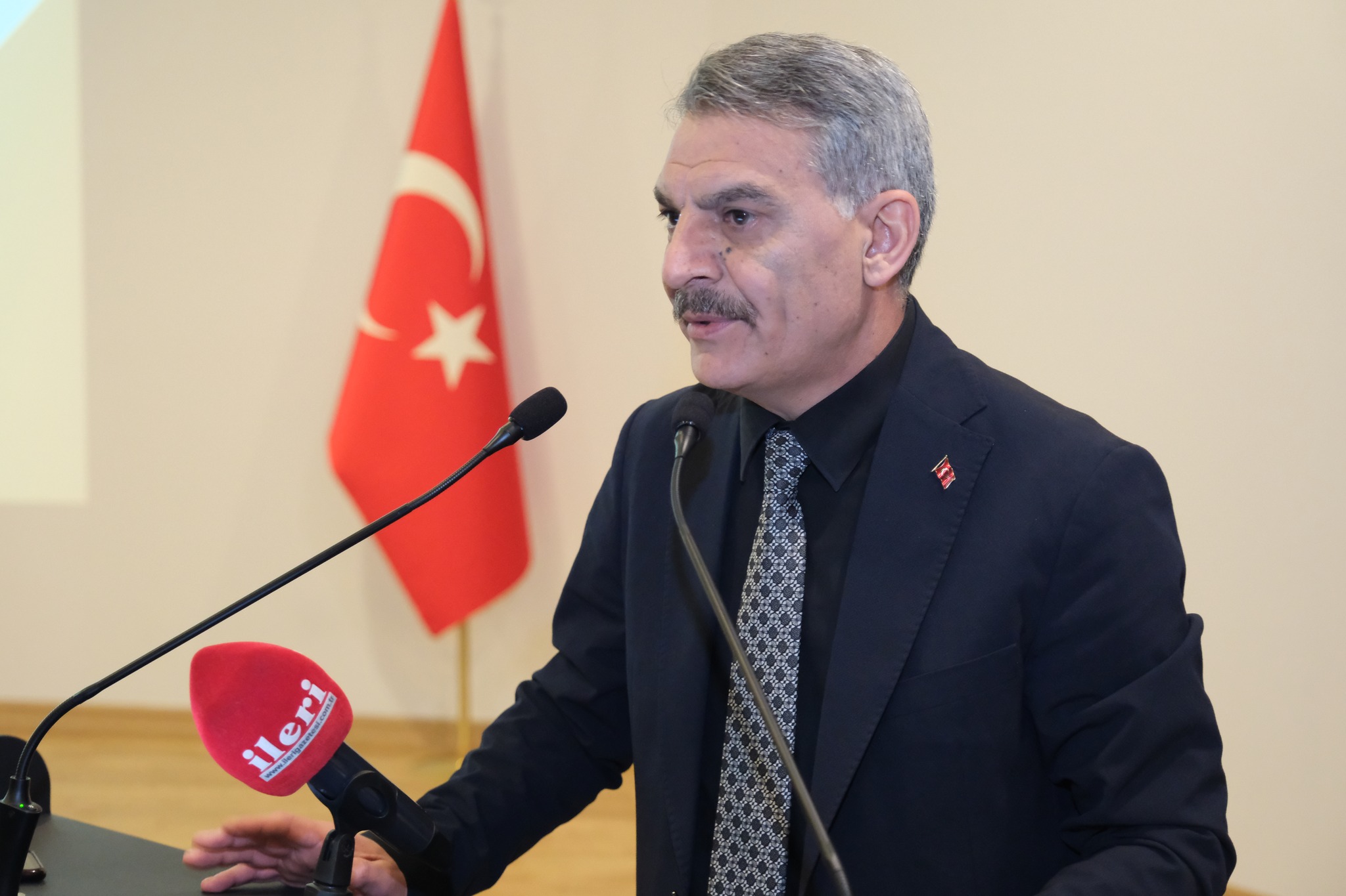 VALİ ÖZKAN : SOKAK HAYVANLARI ARTIK DOĞAYA BIRAKILMAYACAK