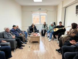 ÖĞRENCİLERDEN HUZUREVİNE ZİYARET