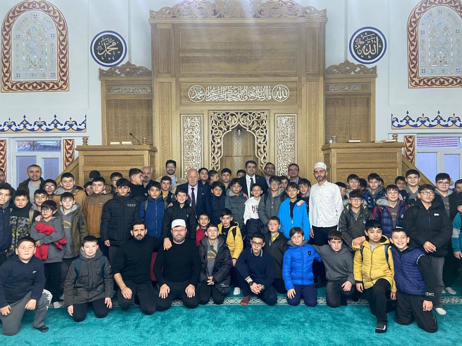 GENÇLER SABAH NAMAZINDA BULUŞTU