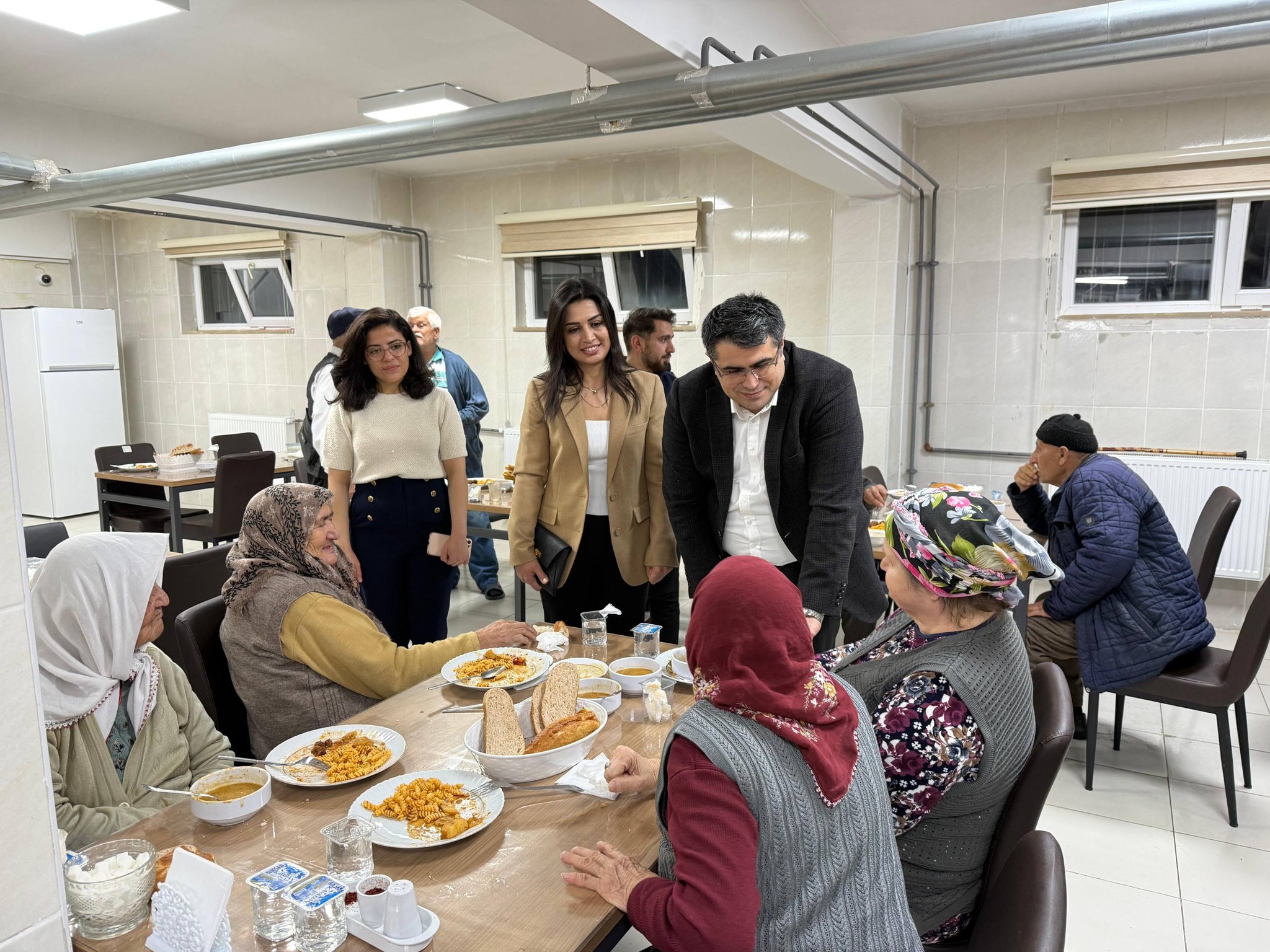 KAYMAKAM KAYMAKÇI HUZUREVİNDE İFTARDA BULUŞTU
