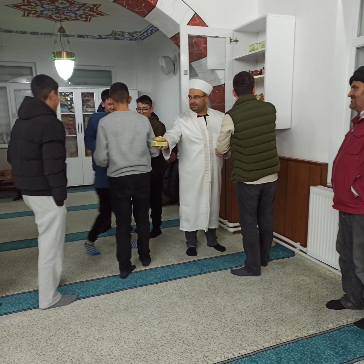 AKDAĞMADENİ’NDE TERAVİH SONRASI “LEZZETLİ” MESAİ!