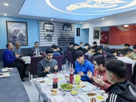 BAŞKAN YALÇIN ÜLKÜCÜ GENÇLERLE İFTAR SOFRASINDA BULUŞTU