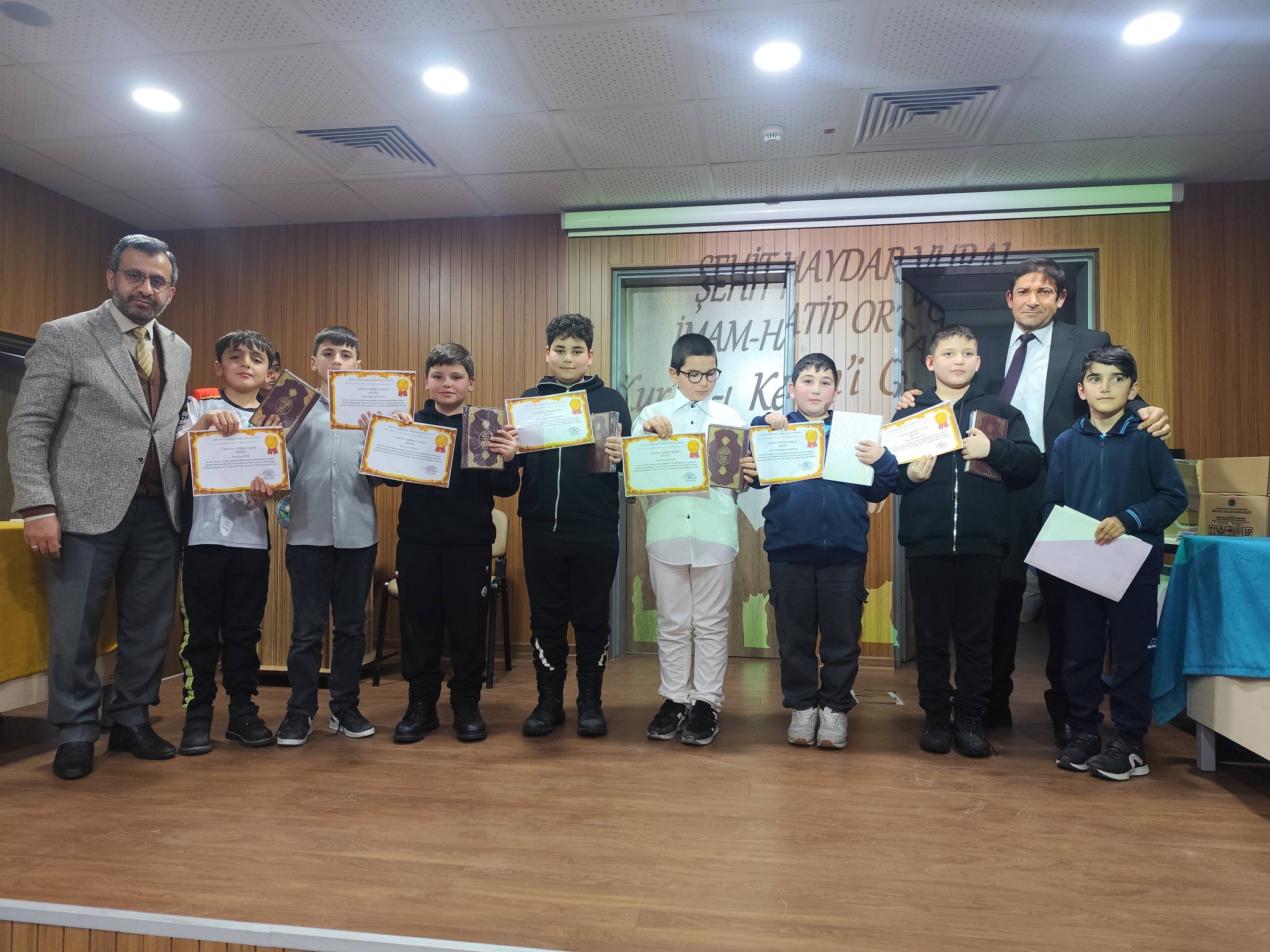 GENÇ NİDALAR GÖNÜLLERİ FETHETTİ!