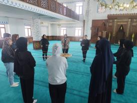 TOKİ CAMİİ’NDE MANEVİ BULUŞMA: GENÇLER DEĞERLERİYLE BİR ARAYA GELDİ!