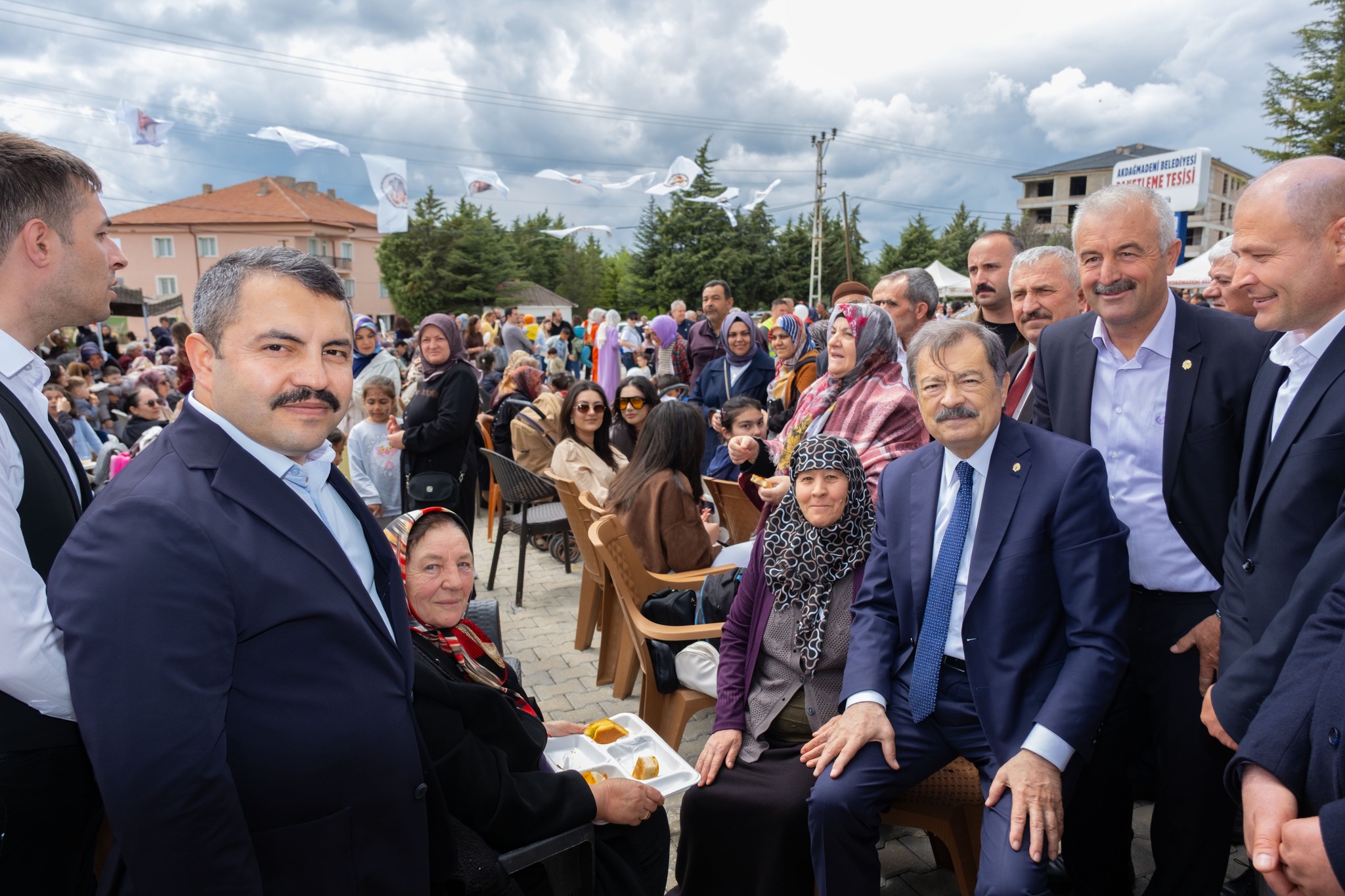 AKDAĞMADENİ’NDE MUHTEŞEM HIDIRELLEZ